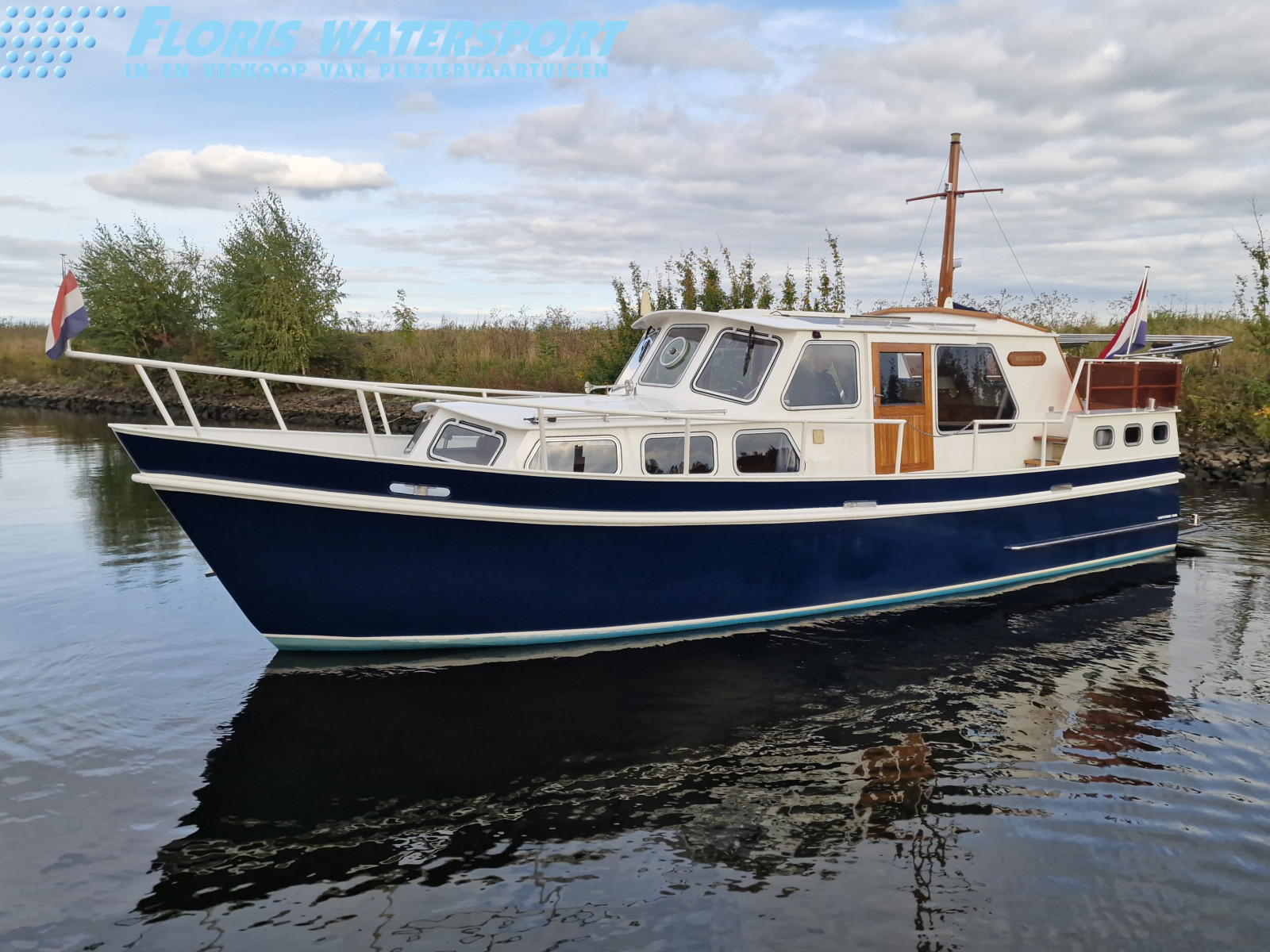 Curtevenne 1000 Cabin Cruiser