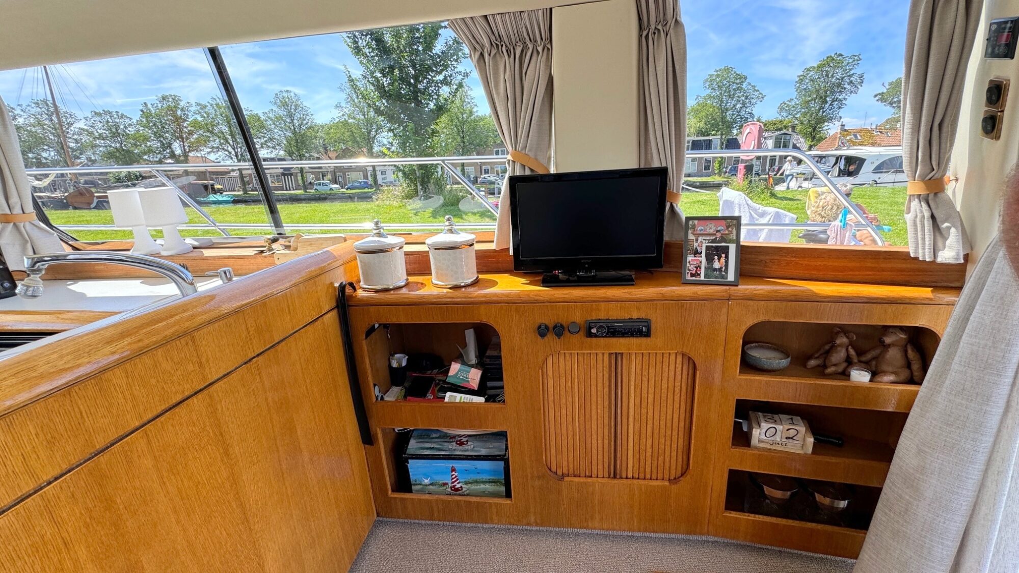 foto: 9 Whitewater Whitewater Wolfe 46 Flybridge