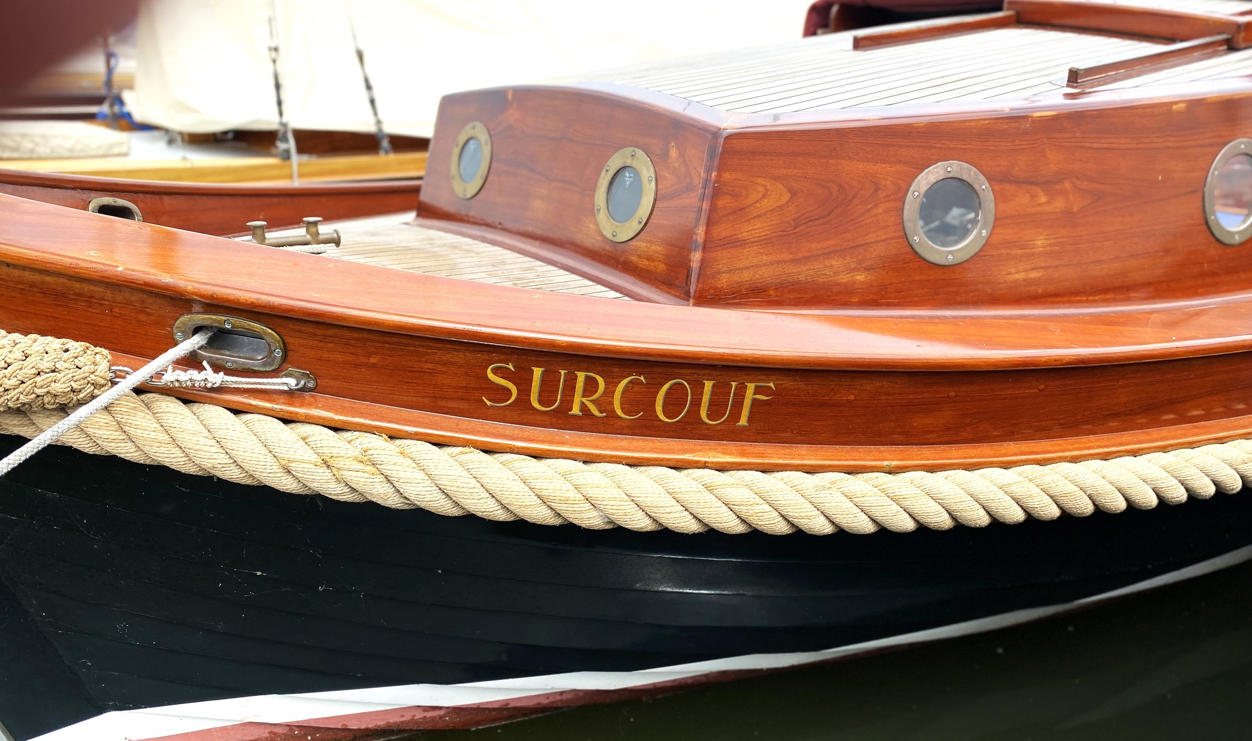 foto: 6 Scherpel Kajuitsloep Teak/ Mahonie