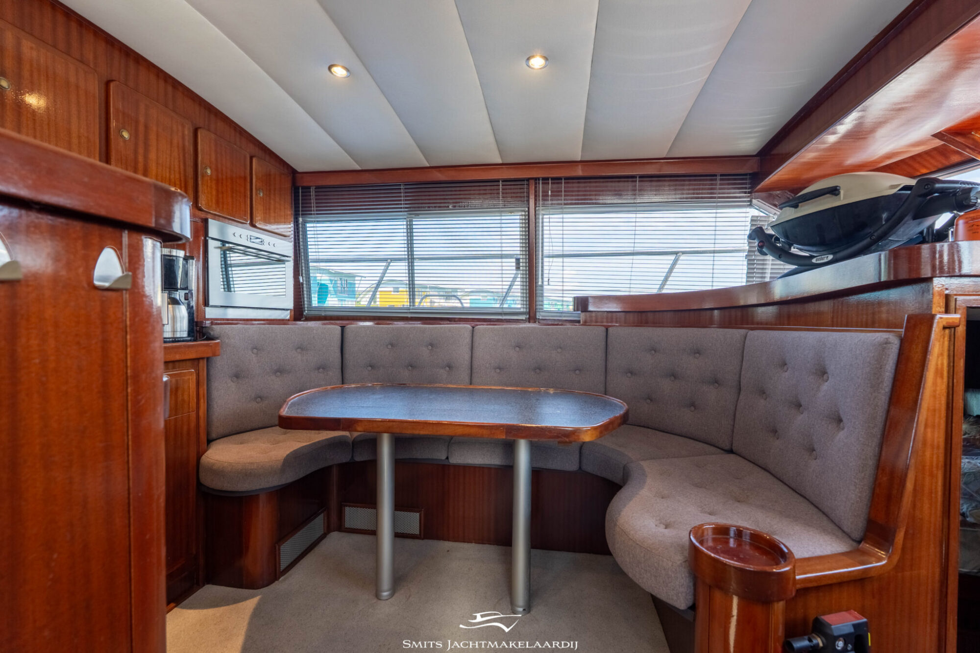 foto: 22 Van der Valk Valk Vitesse 54 Stabilizers