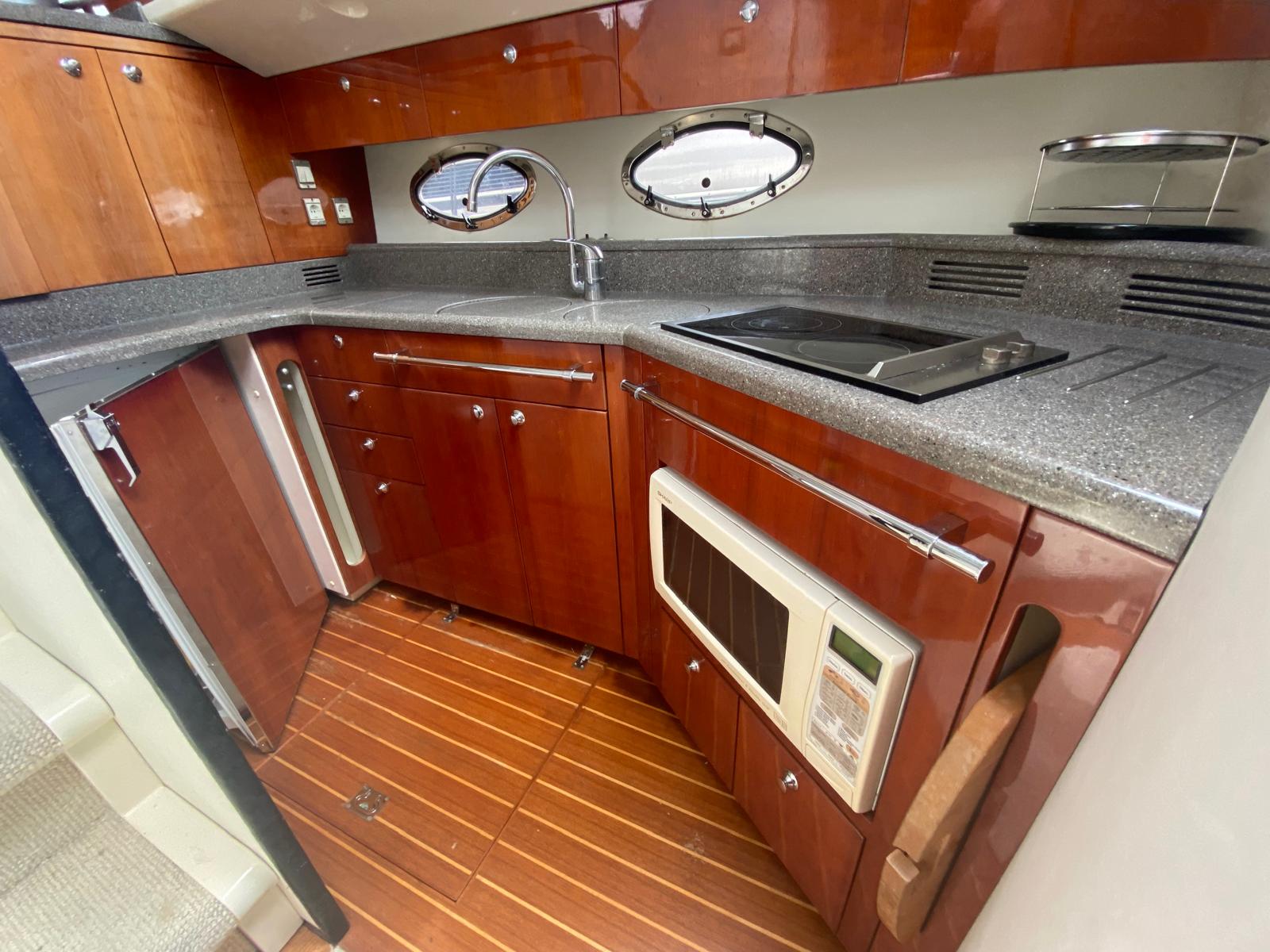 foto: 4 Fairline Phantom 43