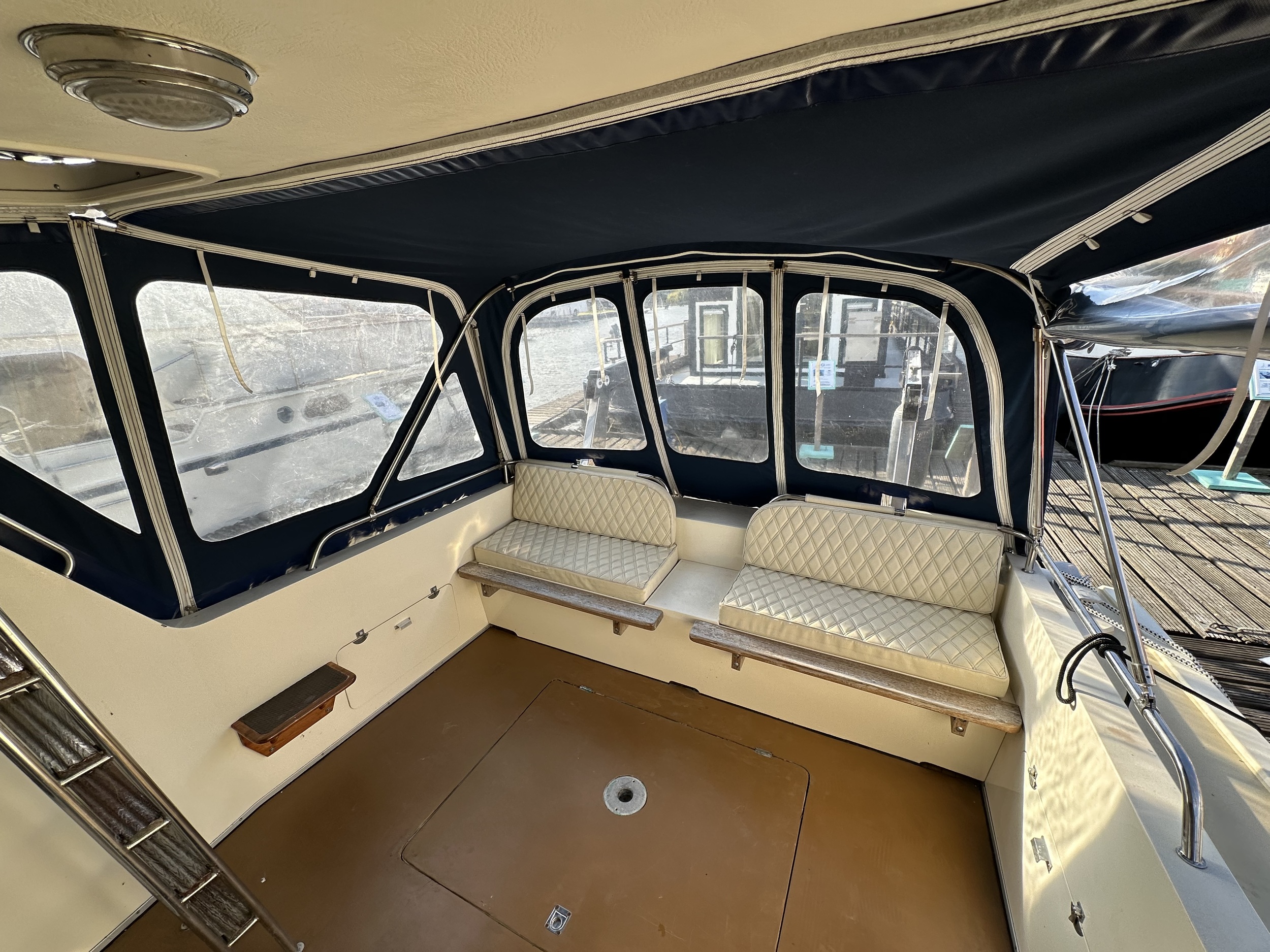 foto: 9 Princess 38 Flybridge