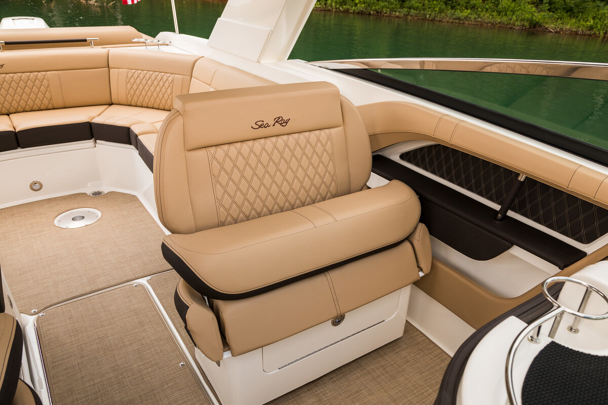 foto: 6 Sea Ray SLX 310 Outboard