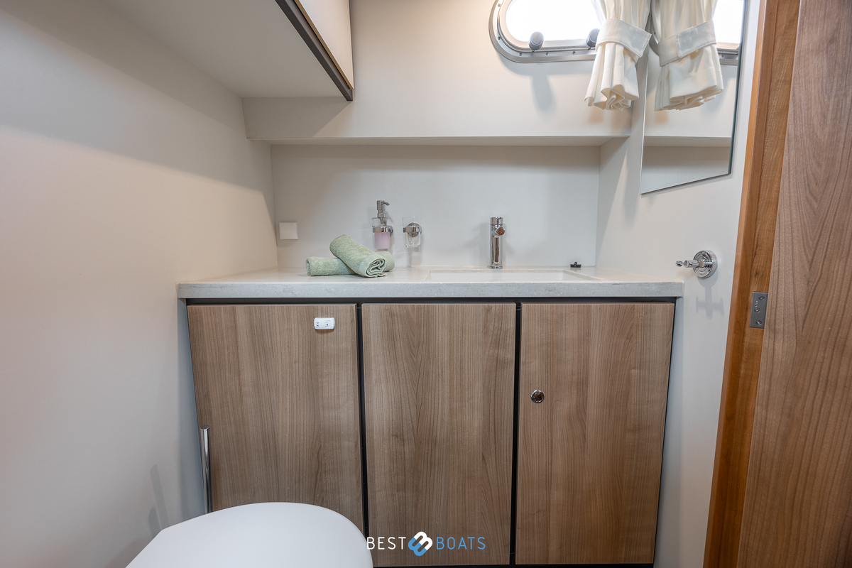 foto: 12 Linssen Grand Sturdy 35.0 AC INTERO