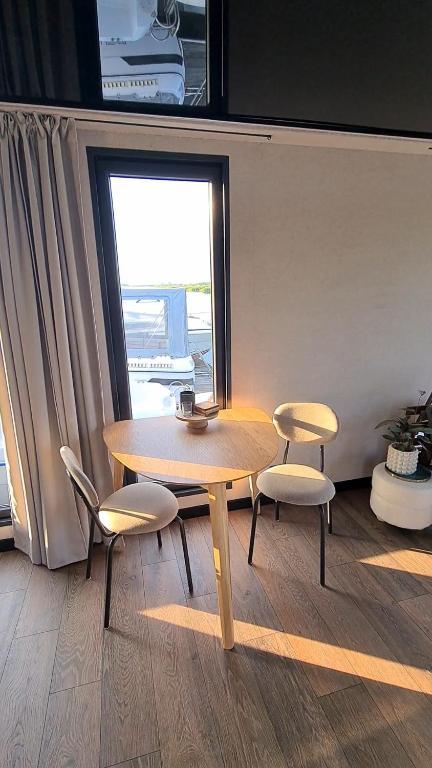 foto: 6 Solstar Houseboat Basic 11-4,2