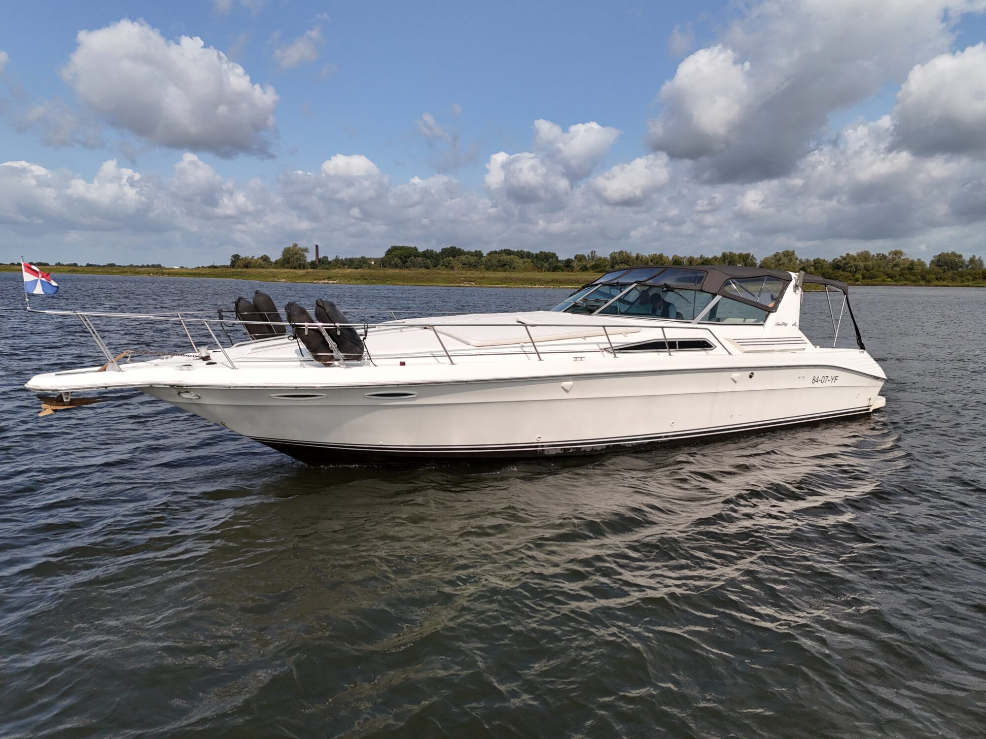 foto: 20 Sea Ray Sea Ray 400 Express Cruiser