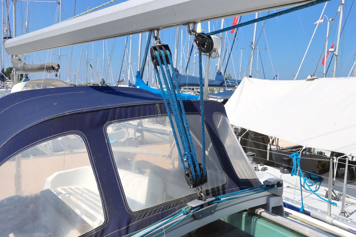foto: 15 Beneteau Oceanis 300