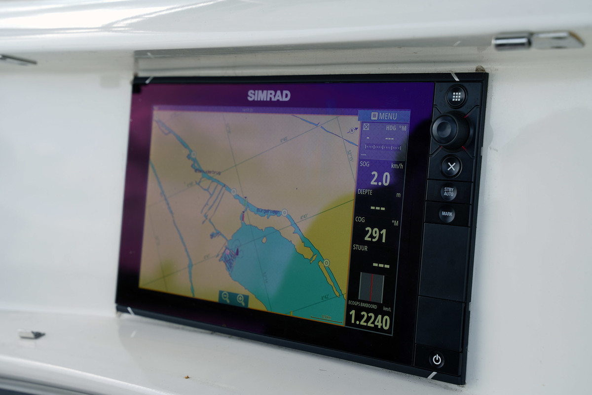 foto: 9 Boston Whaler 270 Outrage