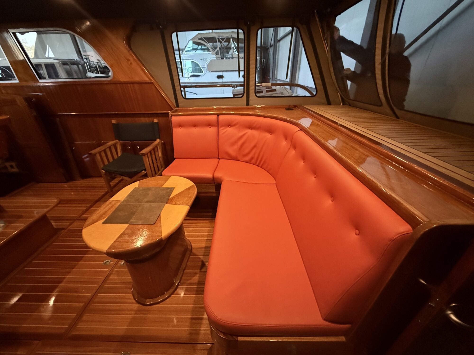 foto: 10 Crown yachts Crown Cruiser 12.85 OK Spiegeldeur