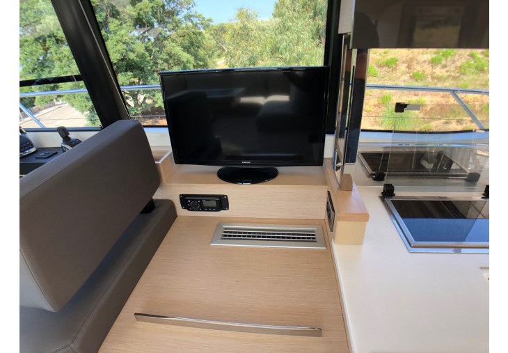 foto: 8 Prestige 420