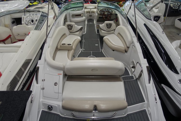 foto: 5 Crownline E6 Bowrider