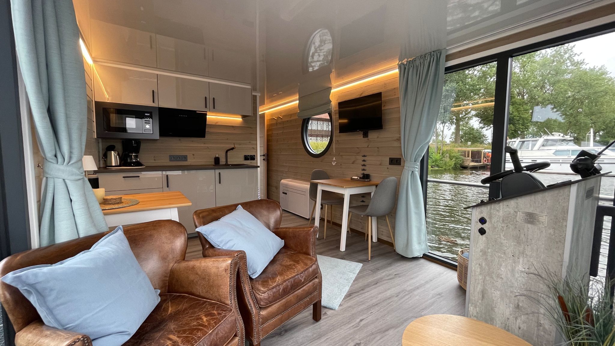 foto: 17 COMPLEET Nieuwe Nordic Season NS 36 Eco 23 Houseboat Met Ligplaats