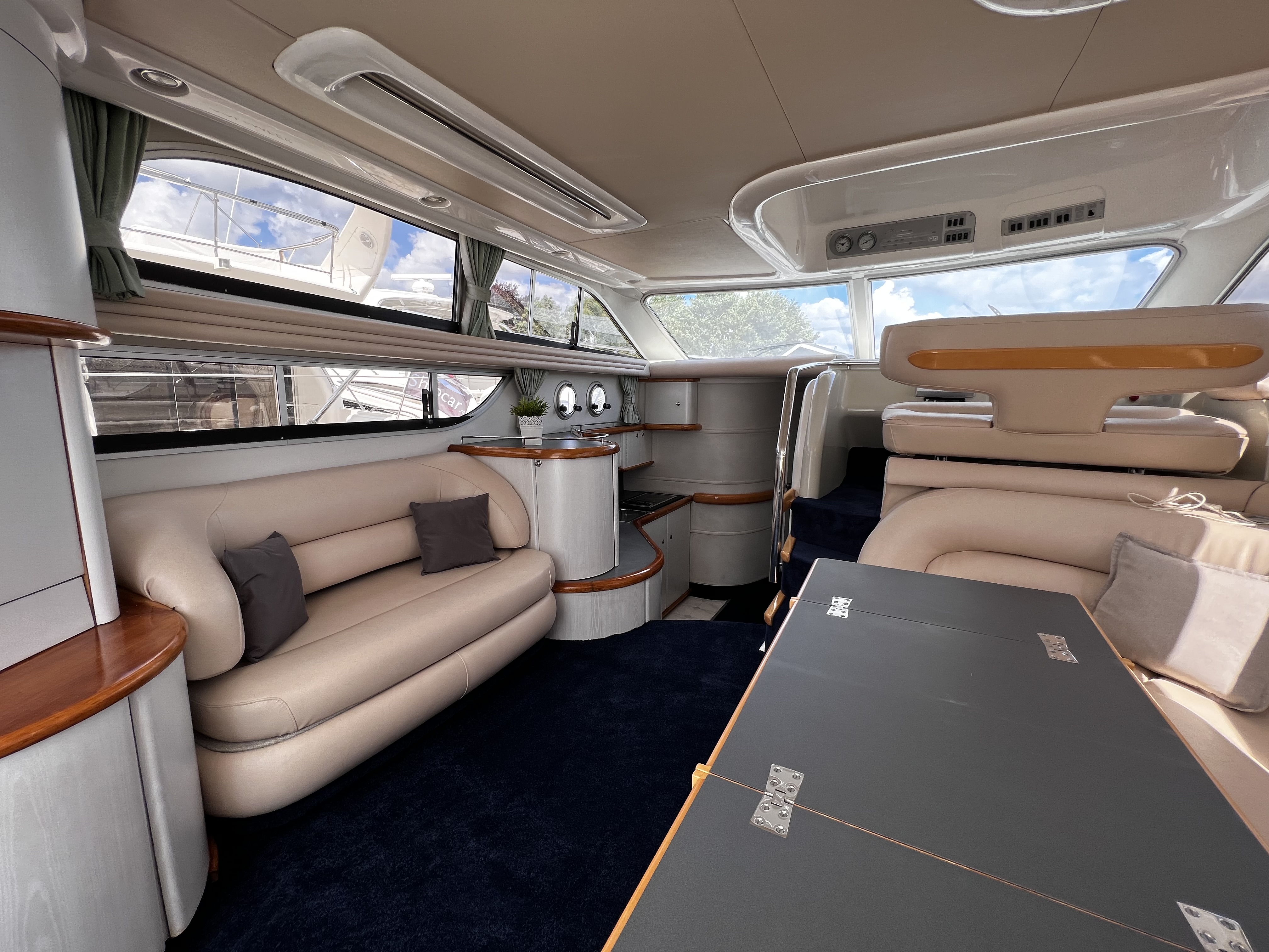 foto: 8 Sealine 420 Statesman