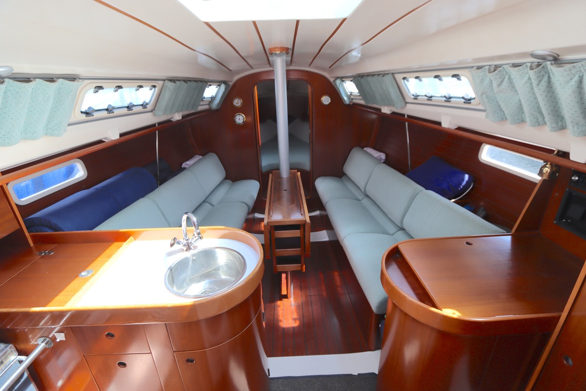 foto: 8 Beneteau Oceanis 300