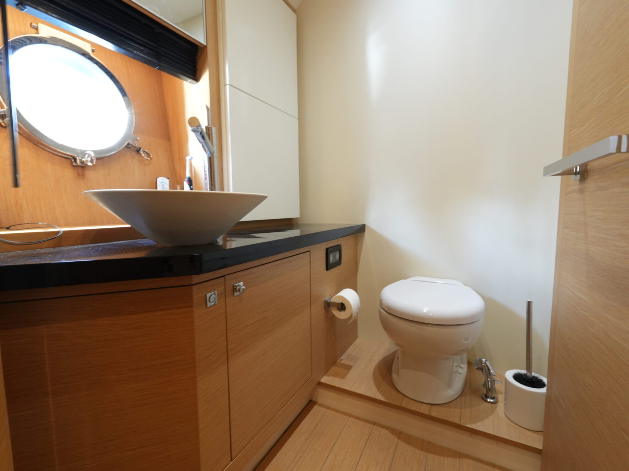 foto: 29 Sessa Sessa C46 HT IPS