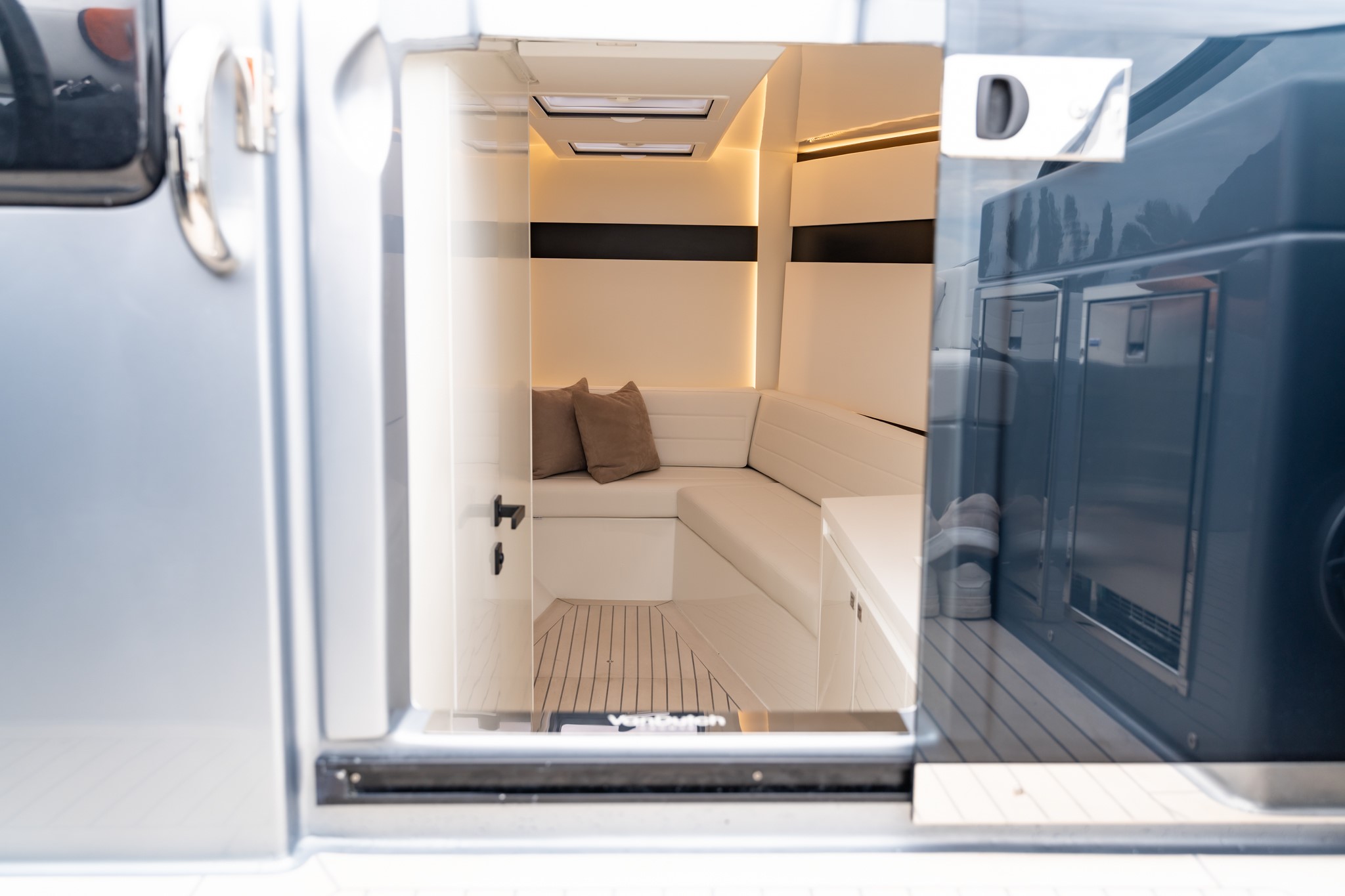 foto: 12 Vandutch 40
