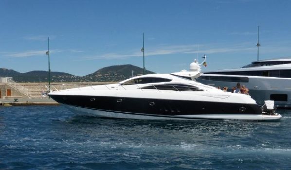 hoofdfoto: 1 Sunseeker Predator 72