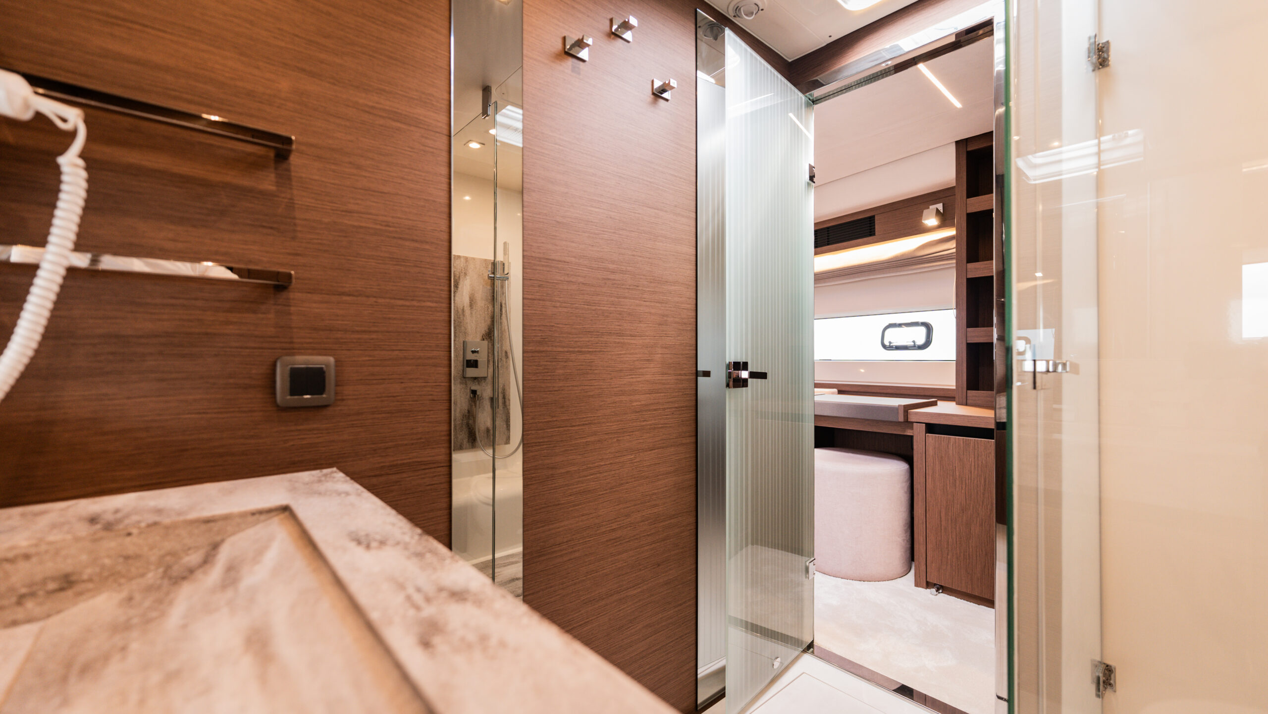 foto: 46 Prestige X70