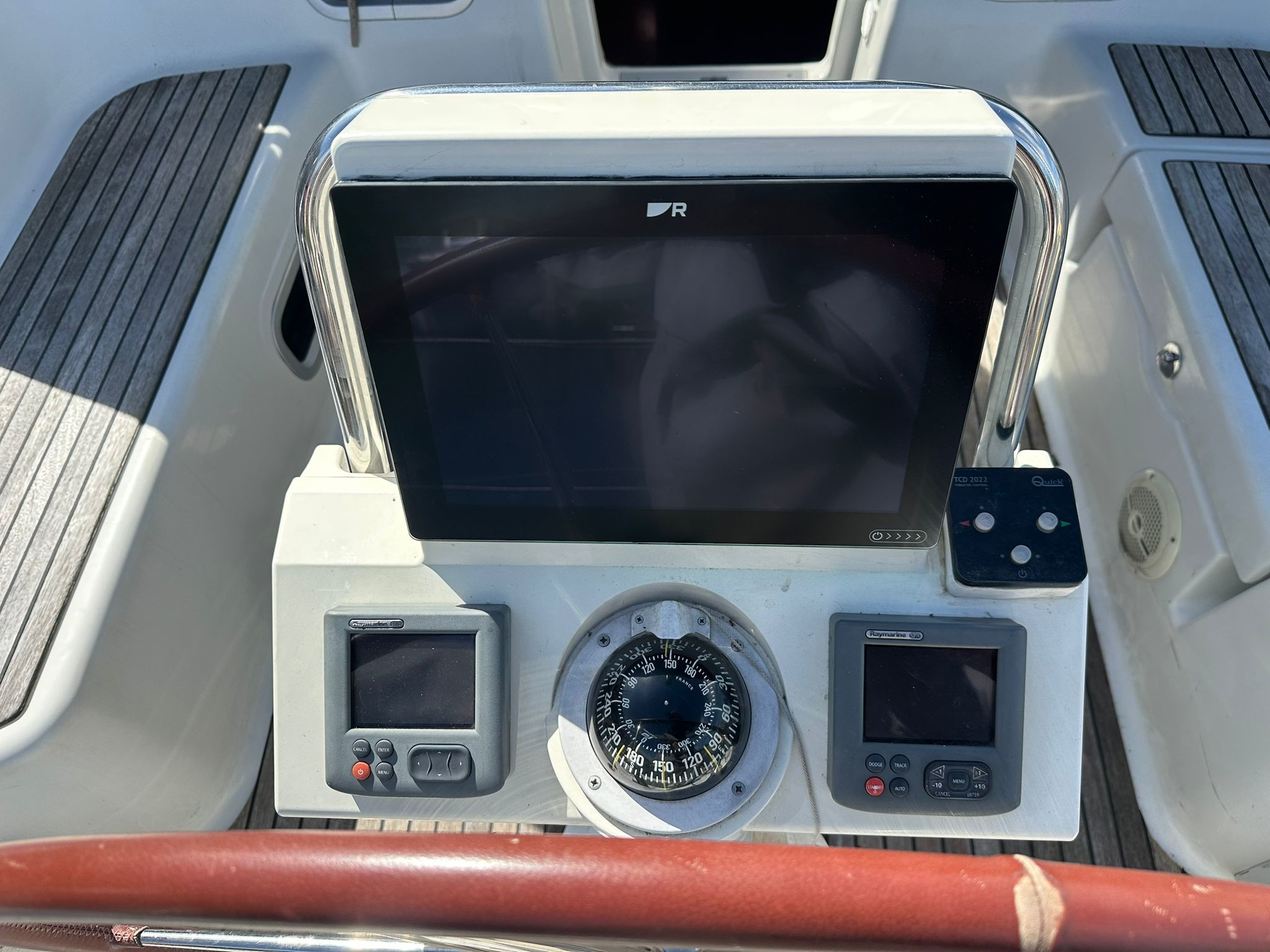 foto: 9 Beneteau Oceanis 37