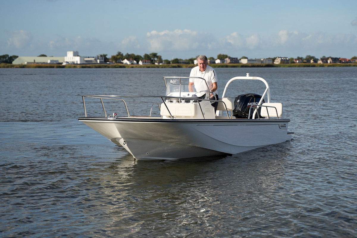 foto: 11 Boston Whaler 170 Montauk