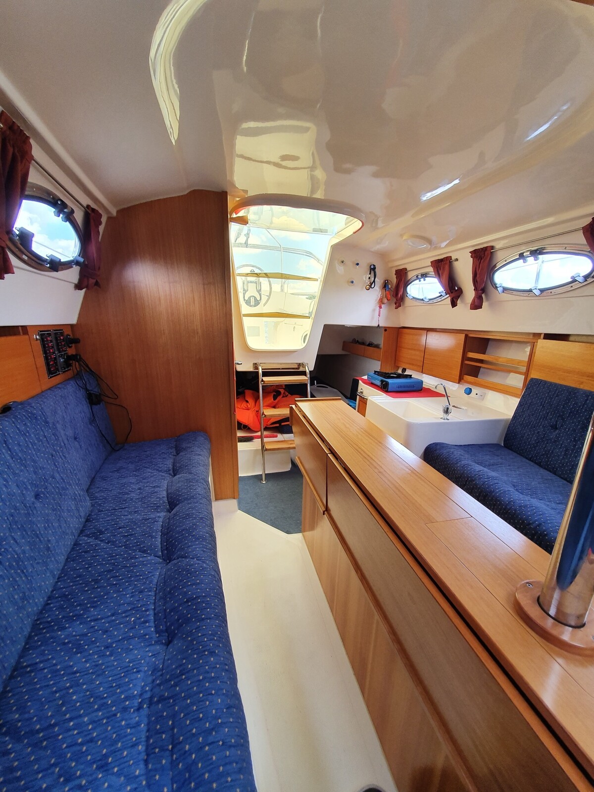 foto: 5 Odin  Nova 820