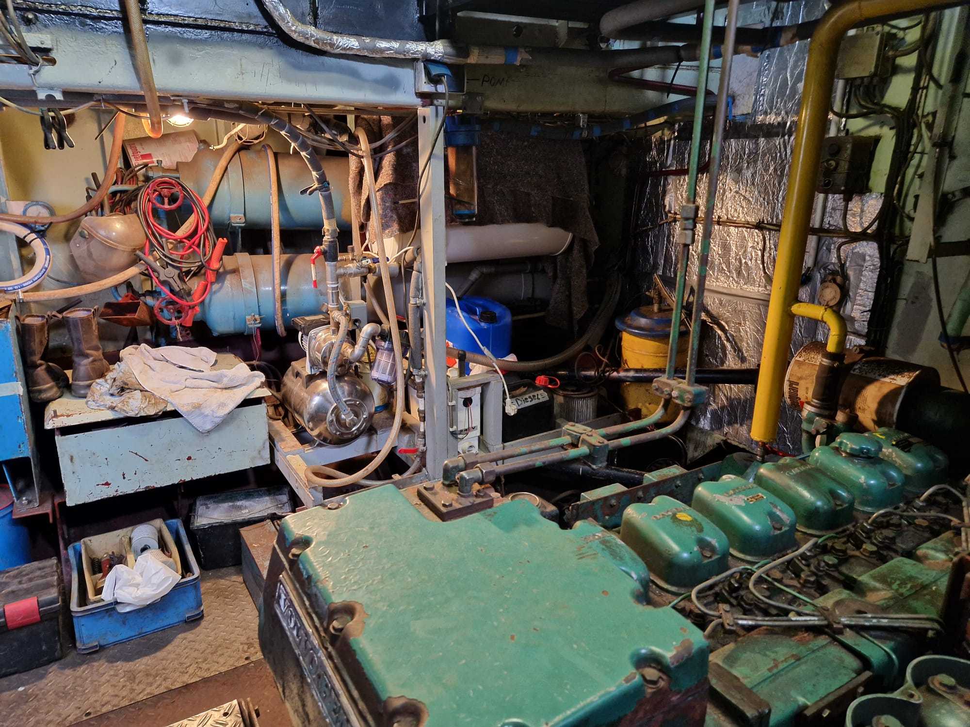 foto: 5 Ex Viskottter/ Varend Woonschip Ex Viskotter