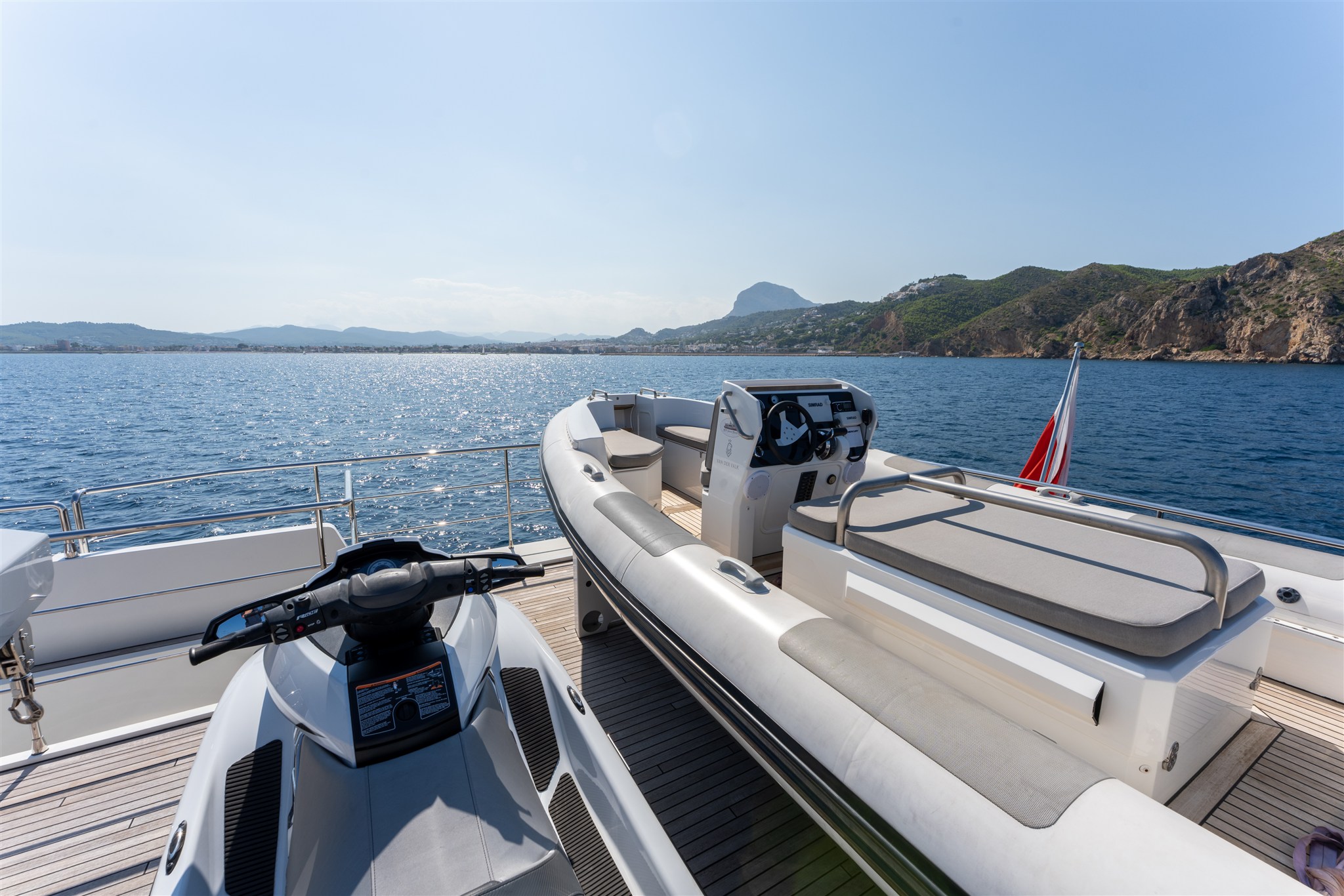 foto: 9 Van Der Valk Shipyard Custom Explorer