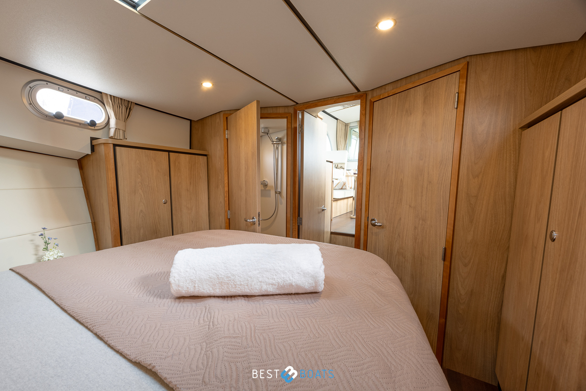 foto: 8 Linssen Grand Sturdy 30.0 Sedan Intero