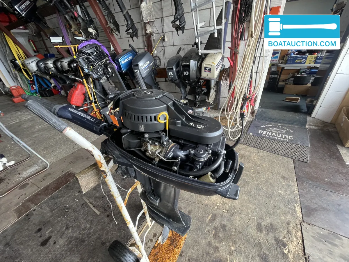 foto: 5 Evinrude buitenboordmotor