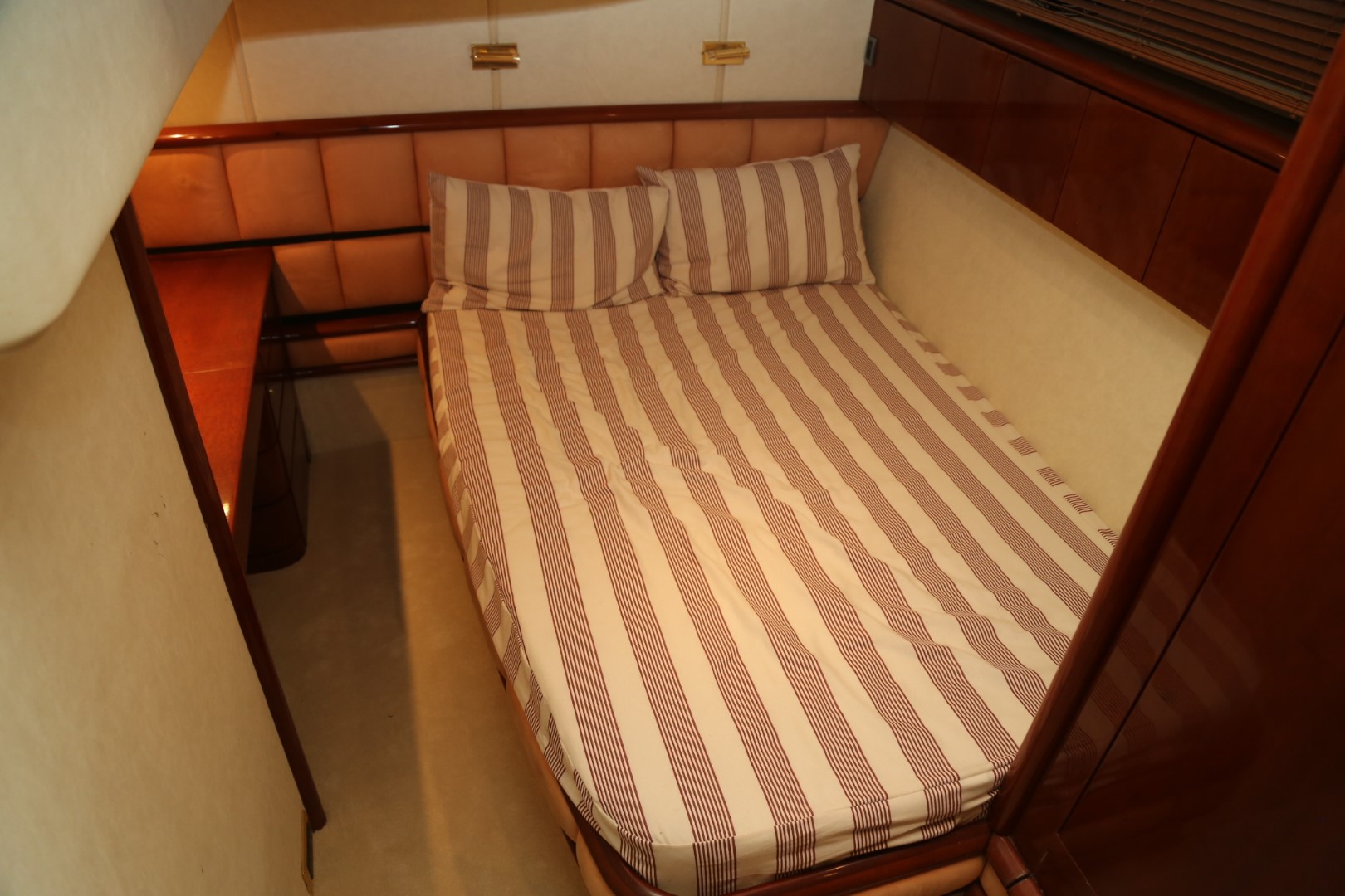 foto: 5 Fairline  Squadron 58