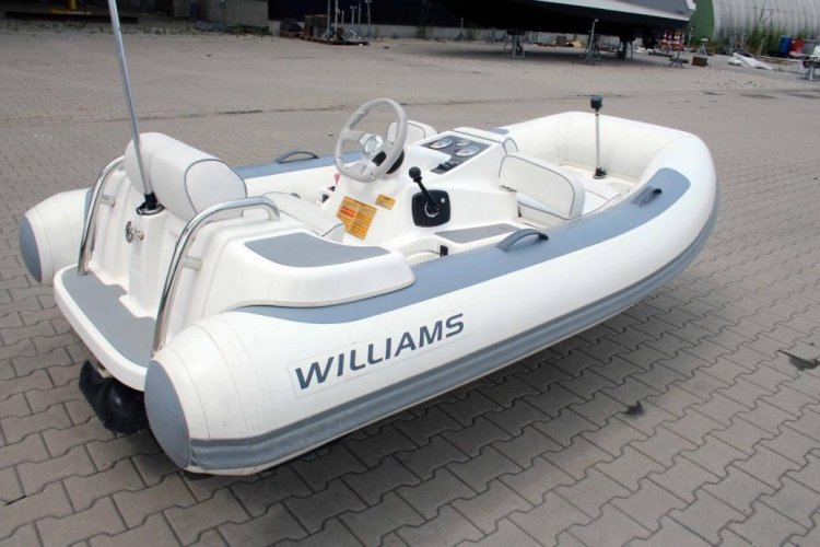 foto: 5 Williams Jet Tenders Turbojet 285