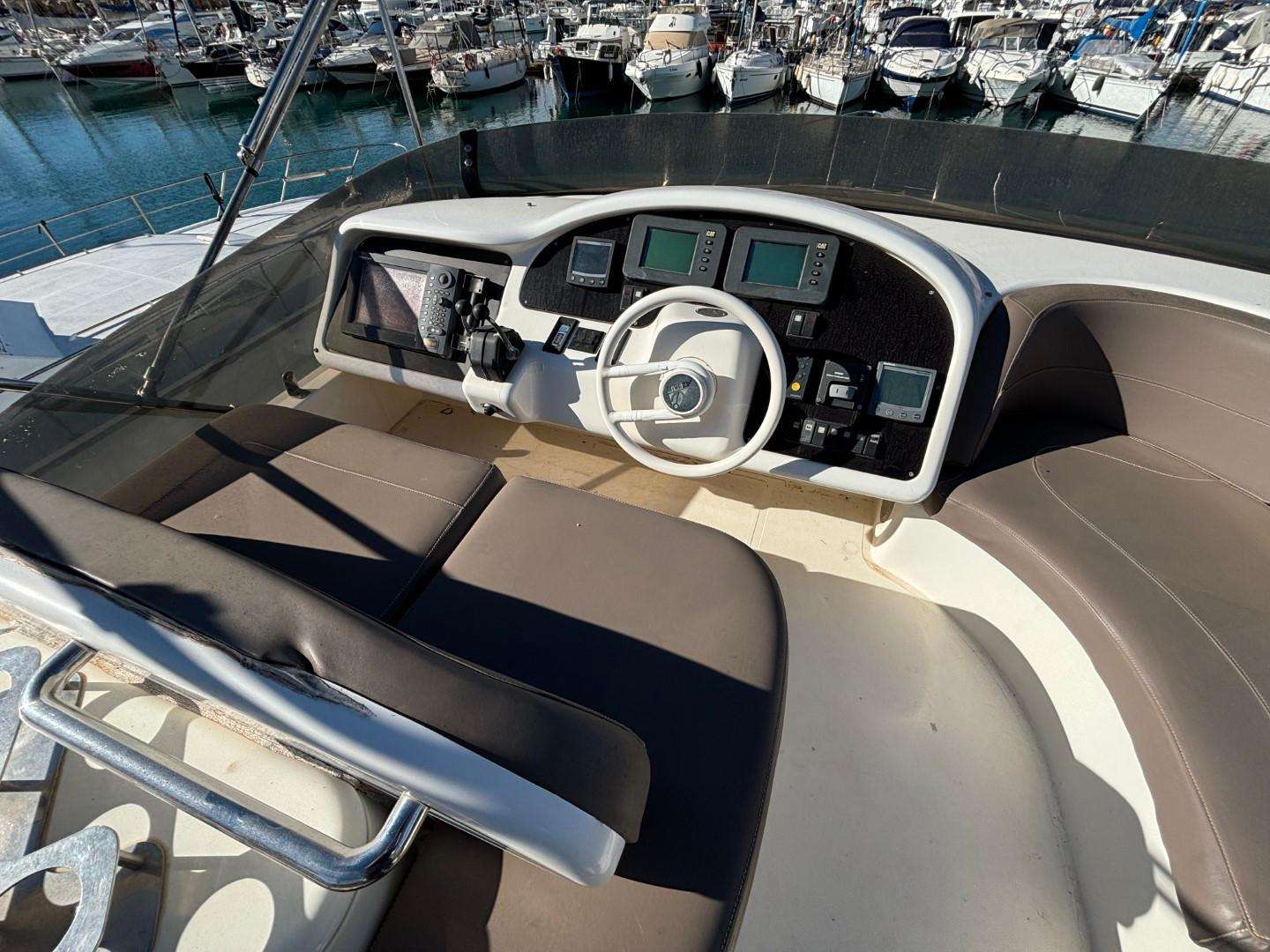 foto: 6 Azimut 52