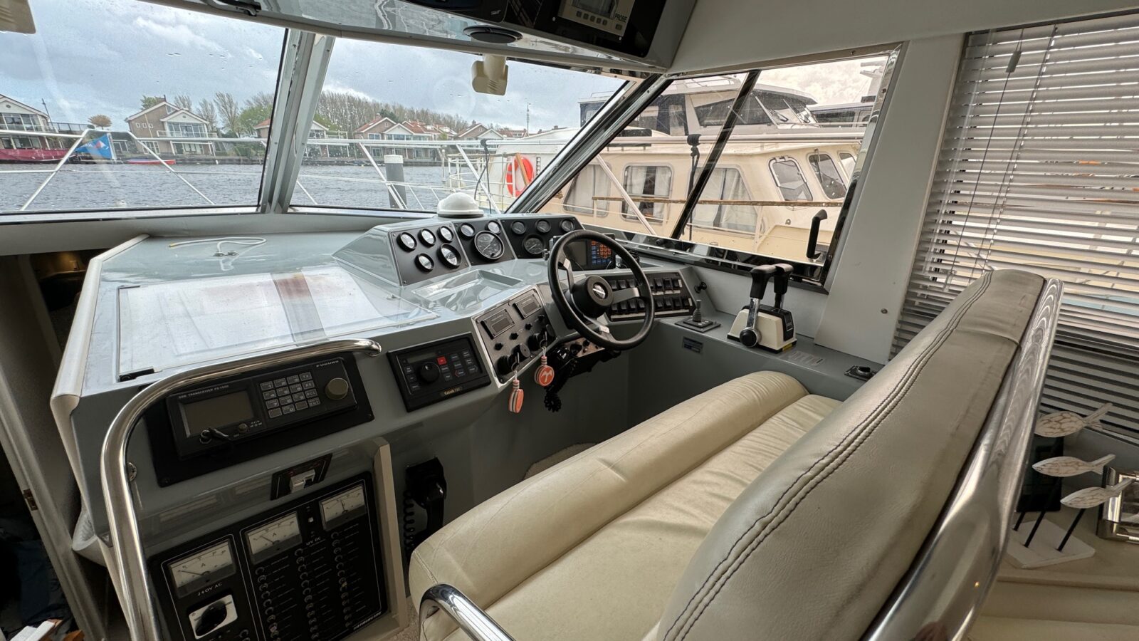 foto: 5 Fairline Fairline 43 Flybridge