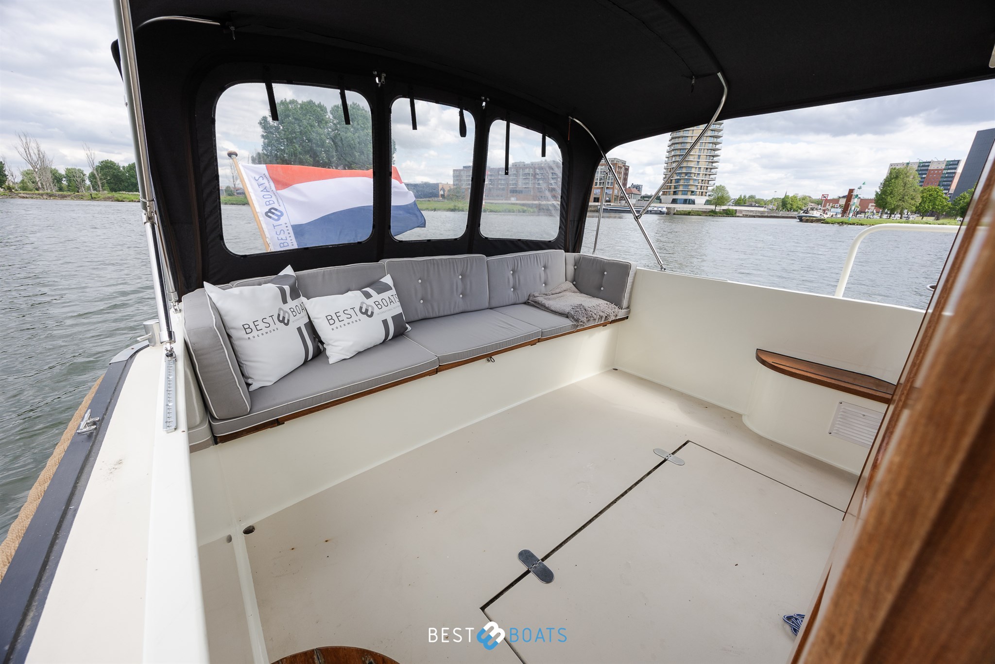 foto: 12 Vripack Yachting 965 OK