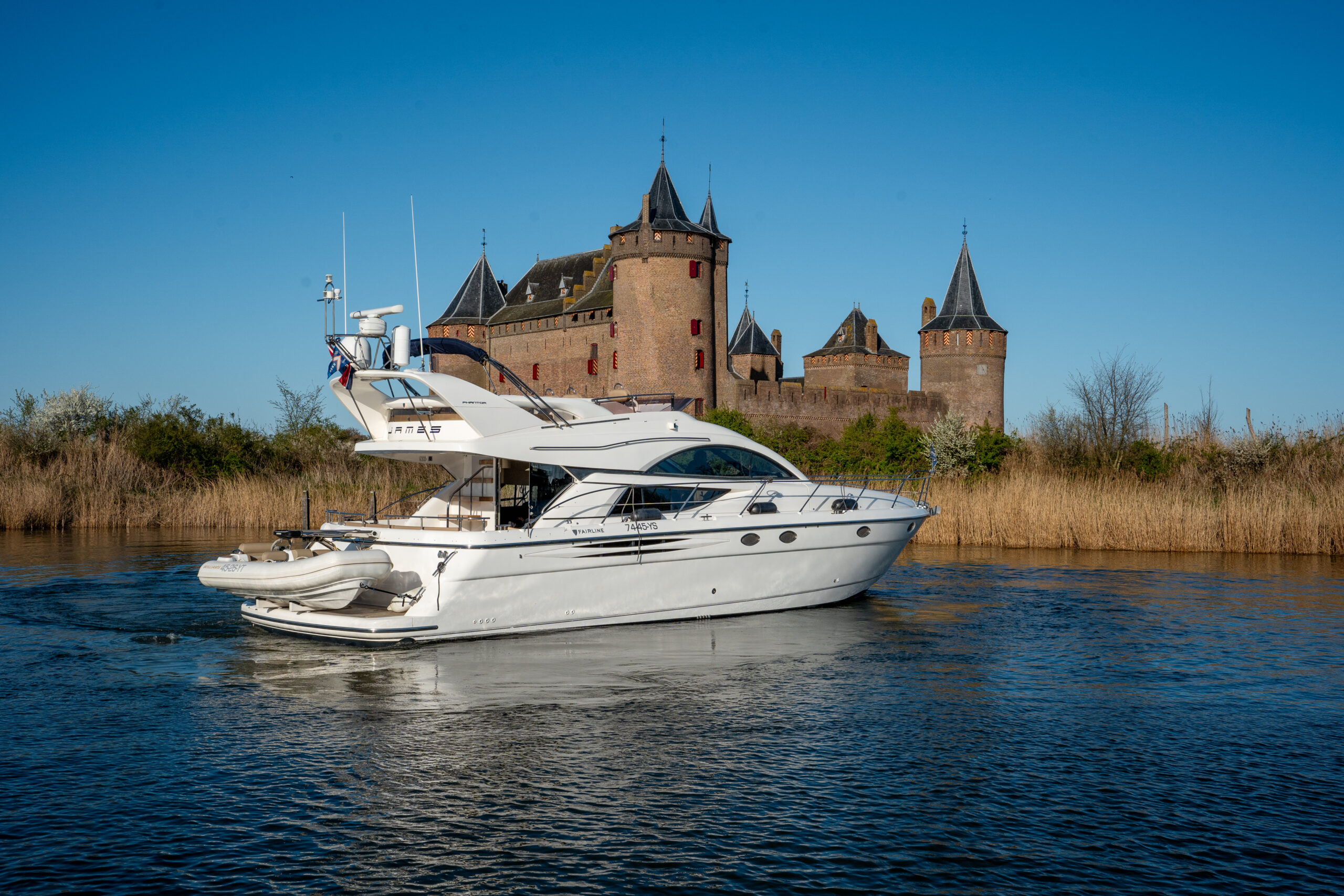 foto: 7 Fairline Phantom 50