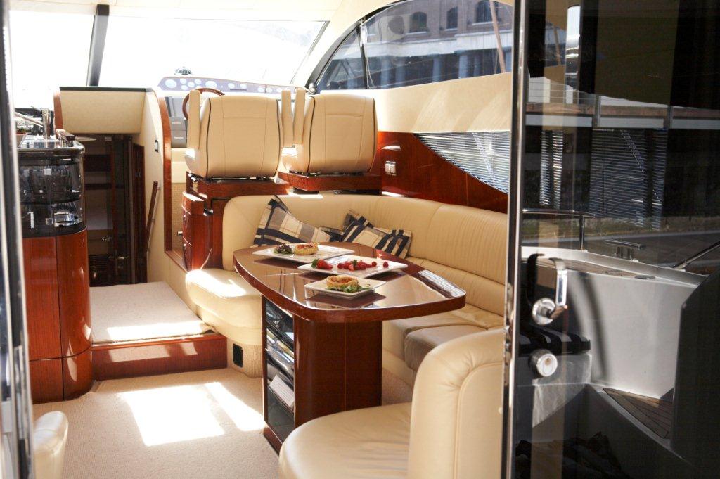 foto: 5 Fairline Phantom 50