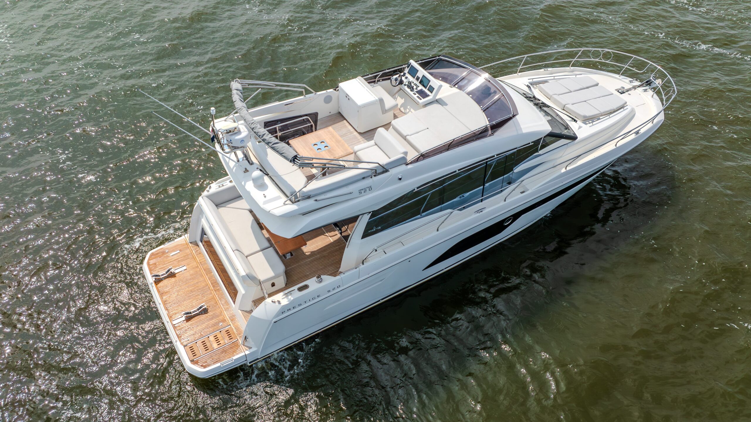 foto: 16 Prestige 520 flybridge #317