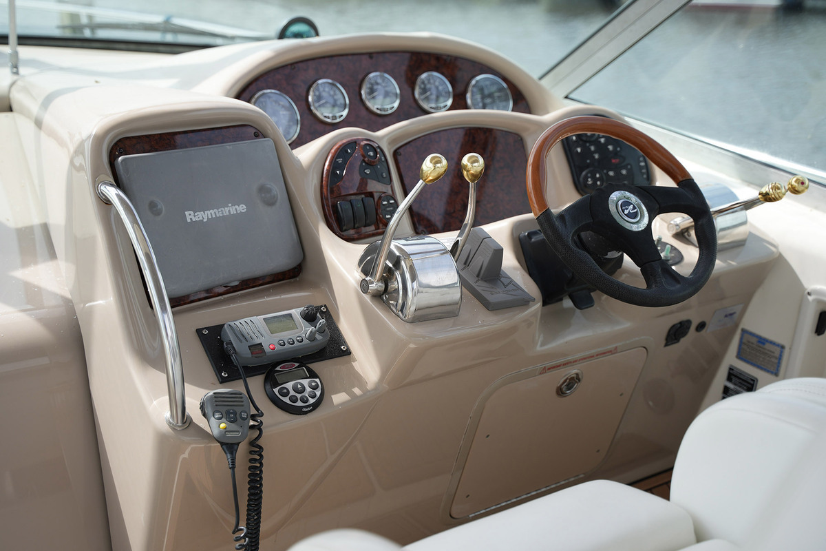 foto: 8 Sea Ray 340 Sundancer