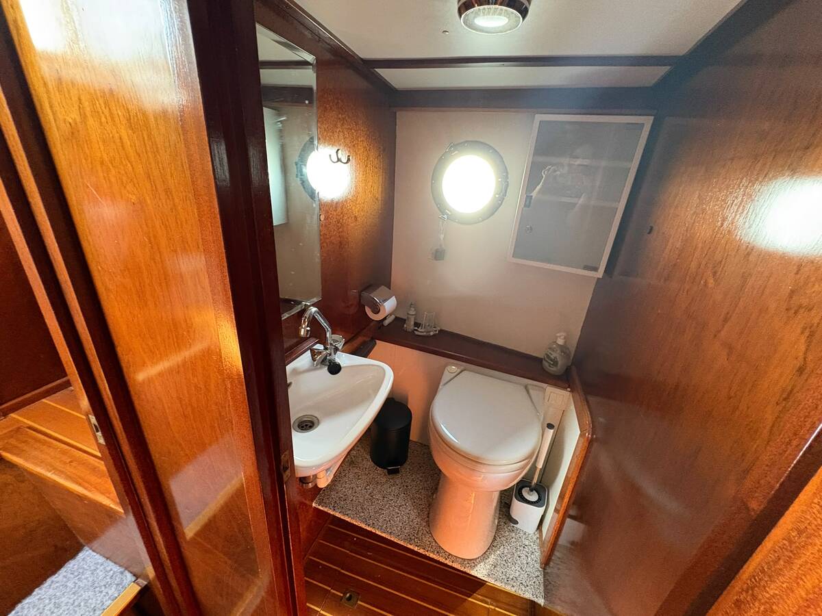 foto: 6 Linssen  st. Josef 1050