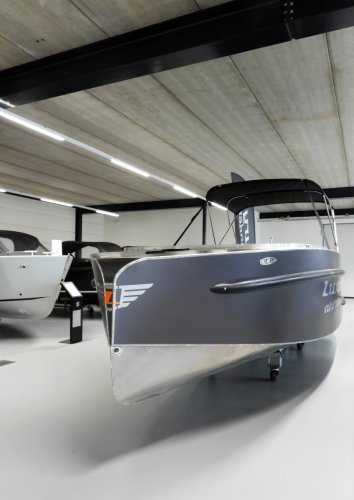 foto: 7 Luxury Alu Tender 65