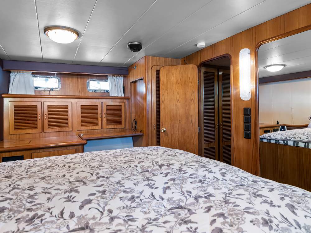 foto: 5 Monte Fino  64 ( varend woonschip )