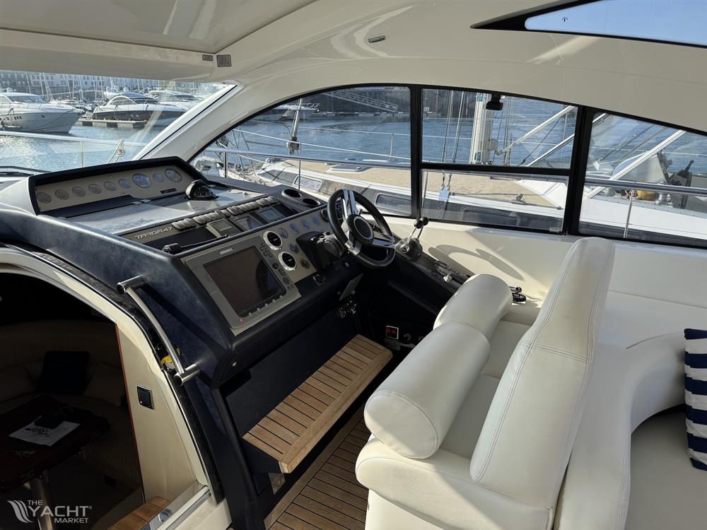 foto: 9 Fairline 47 targa