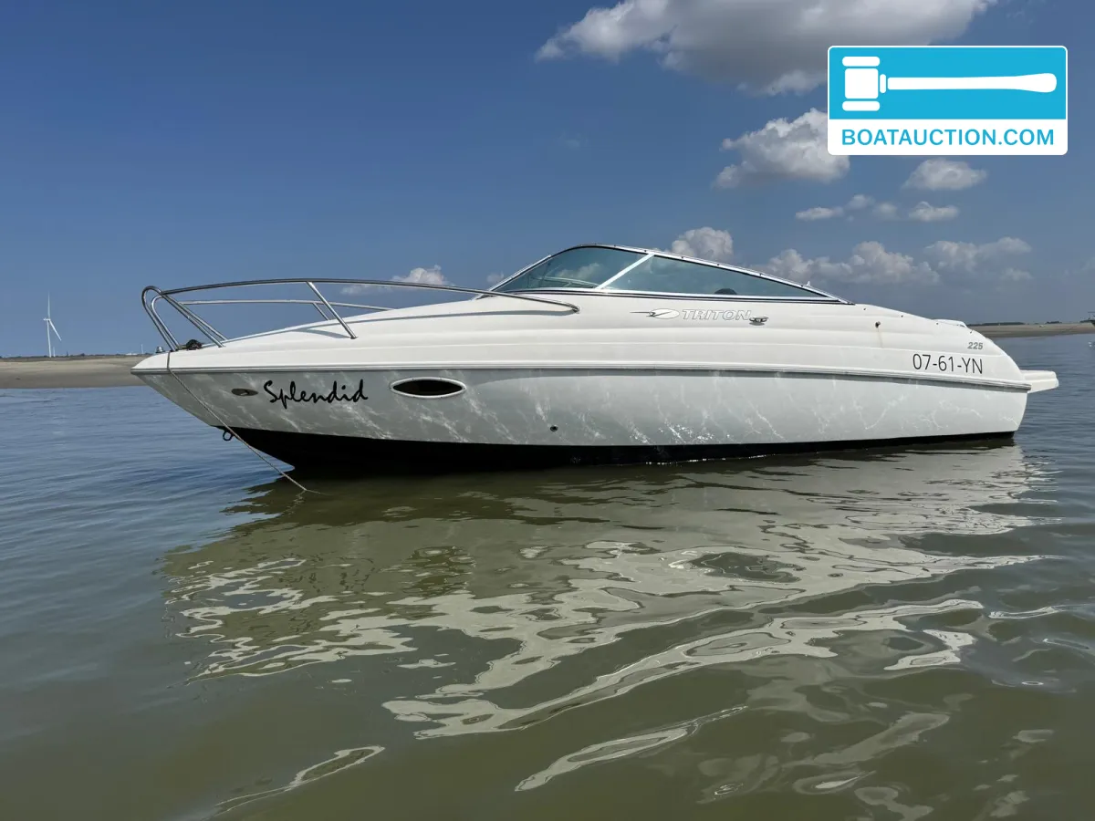 foto: 7 Triton 225 Cuddy