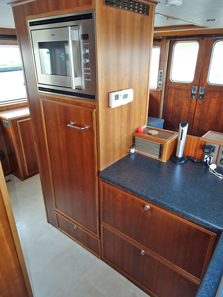 foto: 18 Trawlerjacht 48, zeegaand