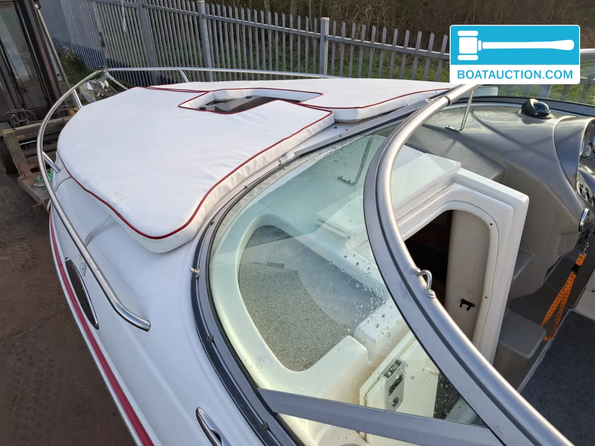 foto: 5 Rinker 246 Captiva Cuddy