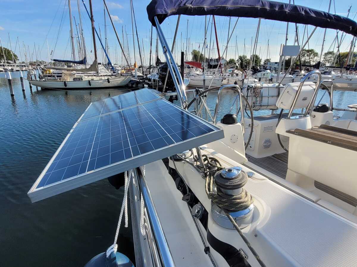 foto: 8 Bavaria 42-3 Custom Line