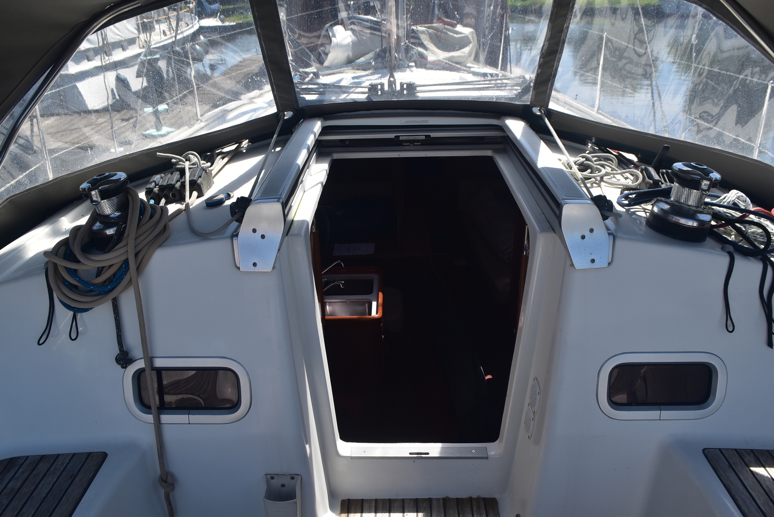 foto: 6 Beneteau Oceanis 37