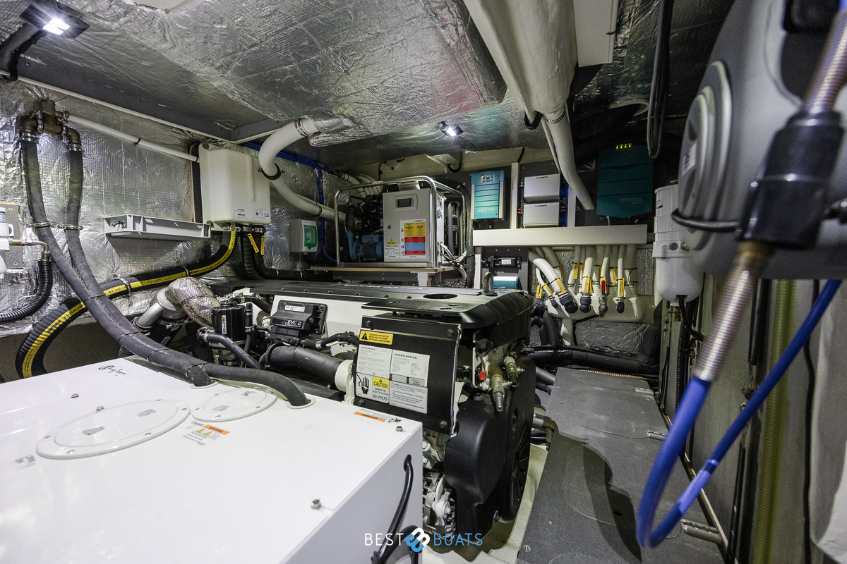 foto: 21 Absolute  Navetta 52