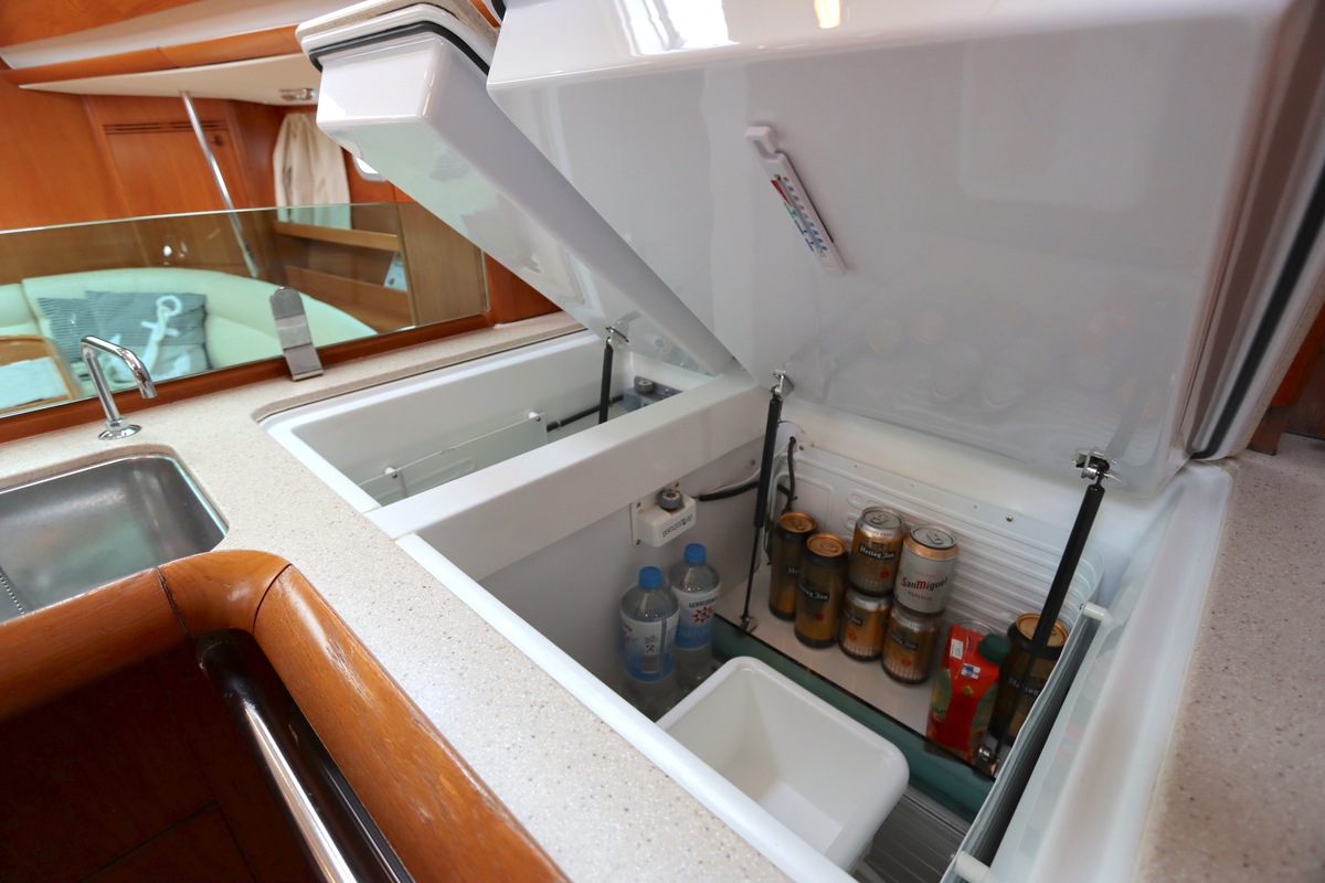 foto: 6 Jeanneau  Sun Odyssey 49 DS