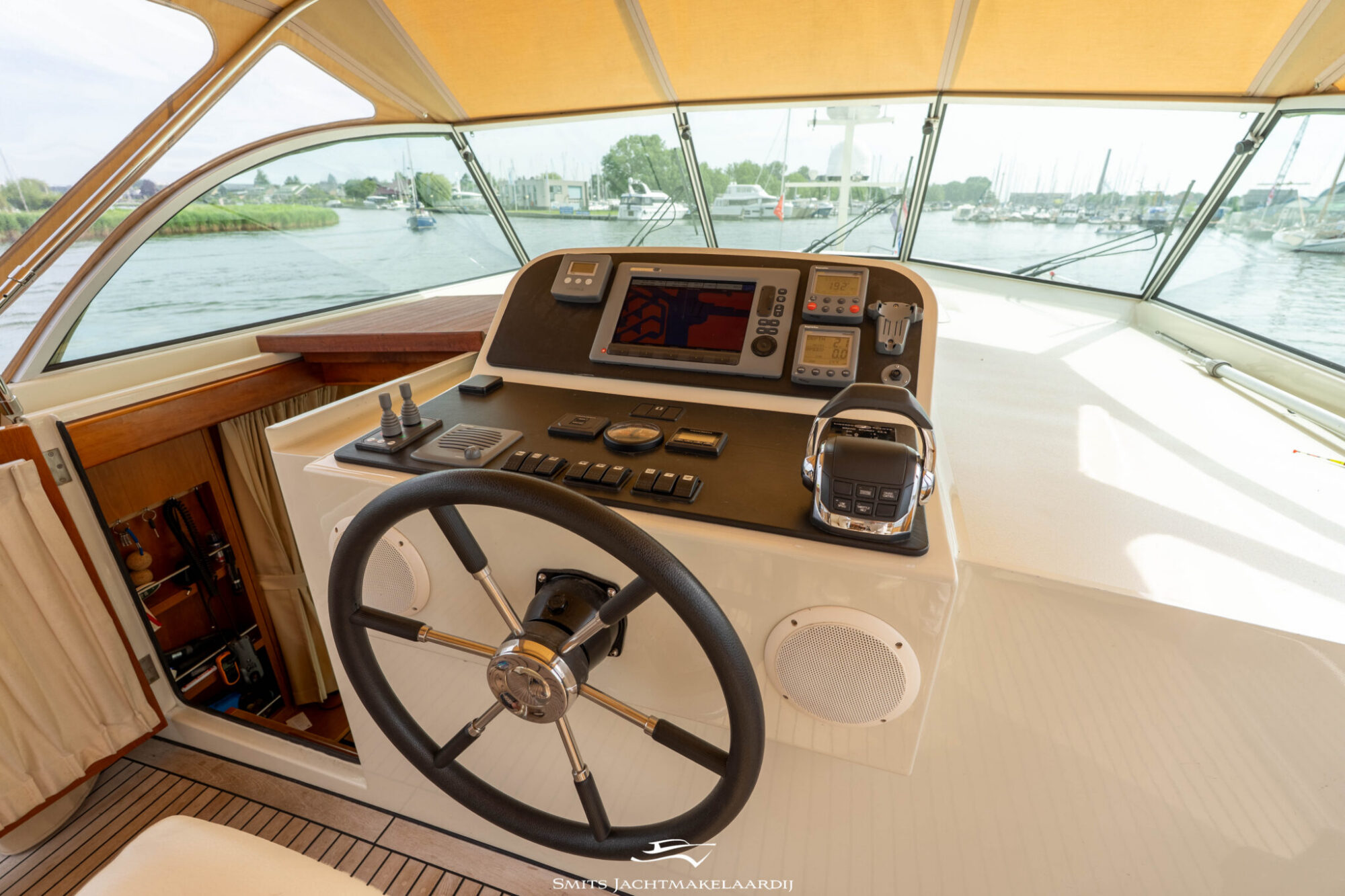 foto: 24 Linssen Linssen Grand Sturdy 43.9 AC